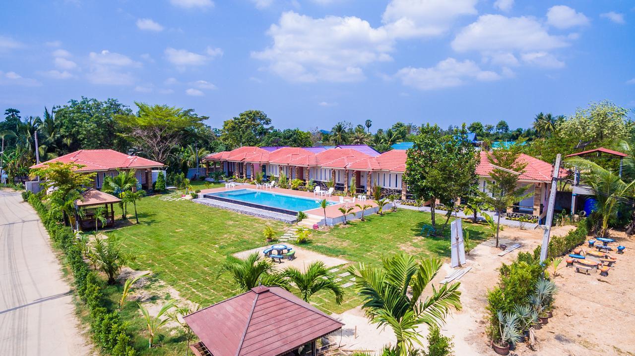 Diane Hotel Phetchaburi Exterior photo