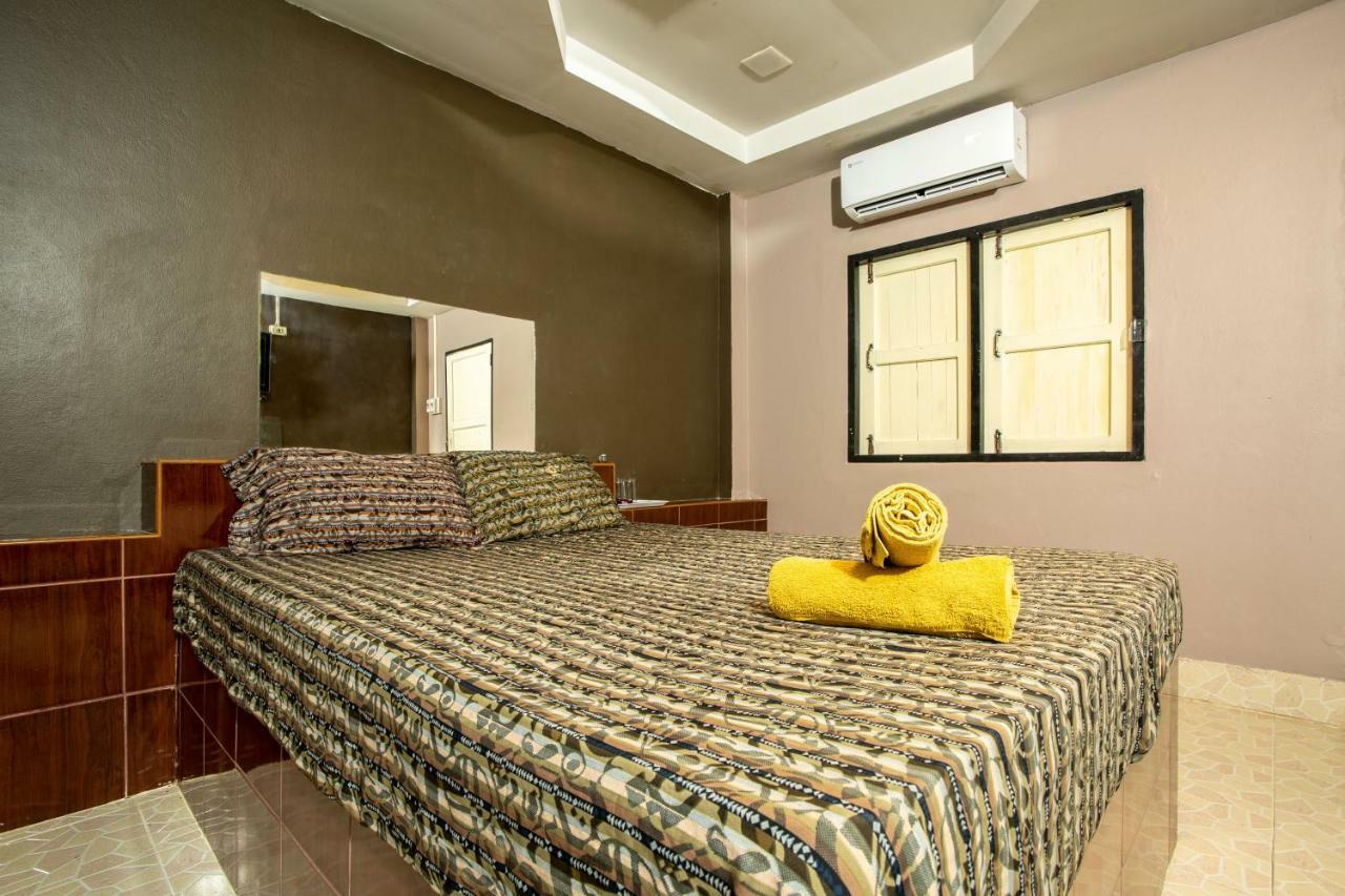Diane Hotel Phetchaburi Exterior photo